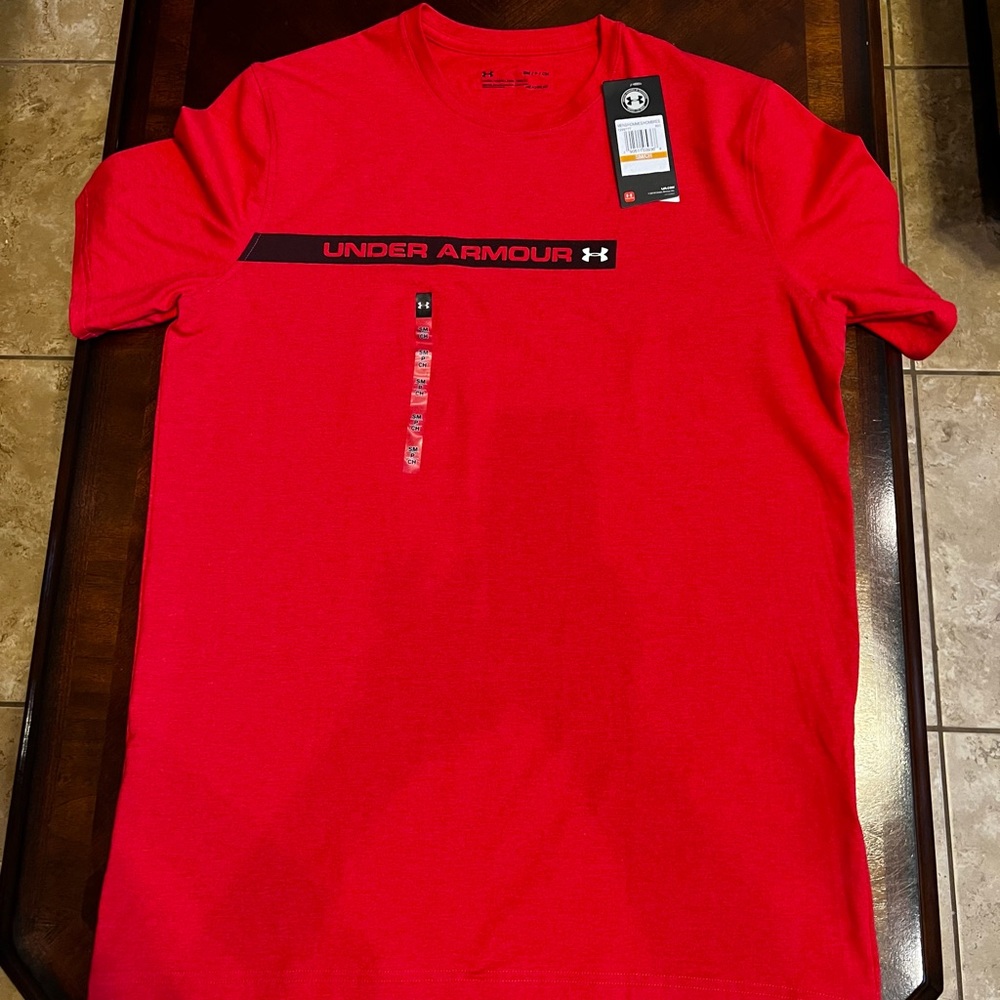 Red Men’s Under Armour shirt